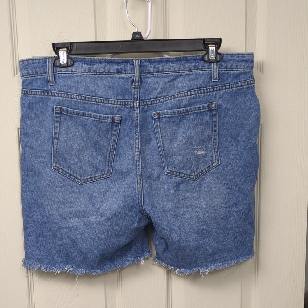 89th & Madison Light Blue Jean Shorts - Picture 3 of 3